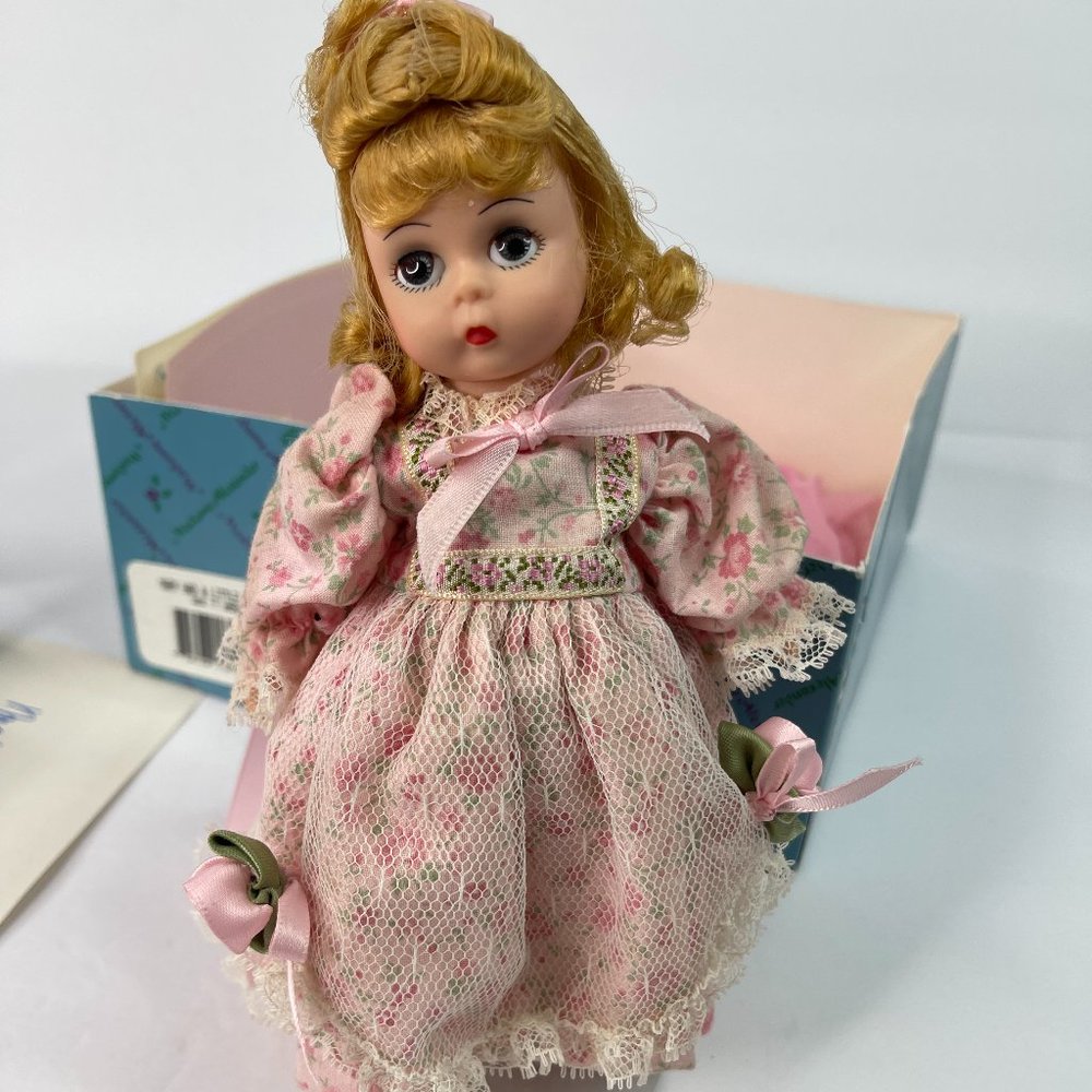 Madame Alexander Mary Had A Little Lamb 11610, Staff, Lamb, Stand Included